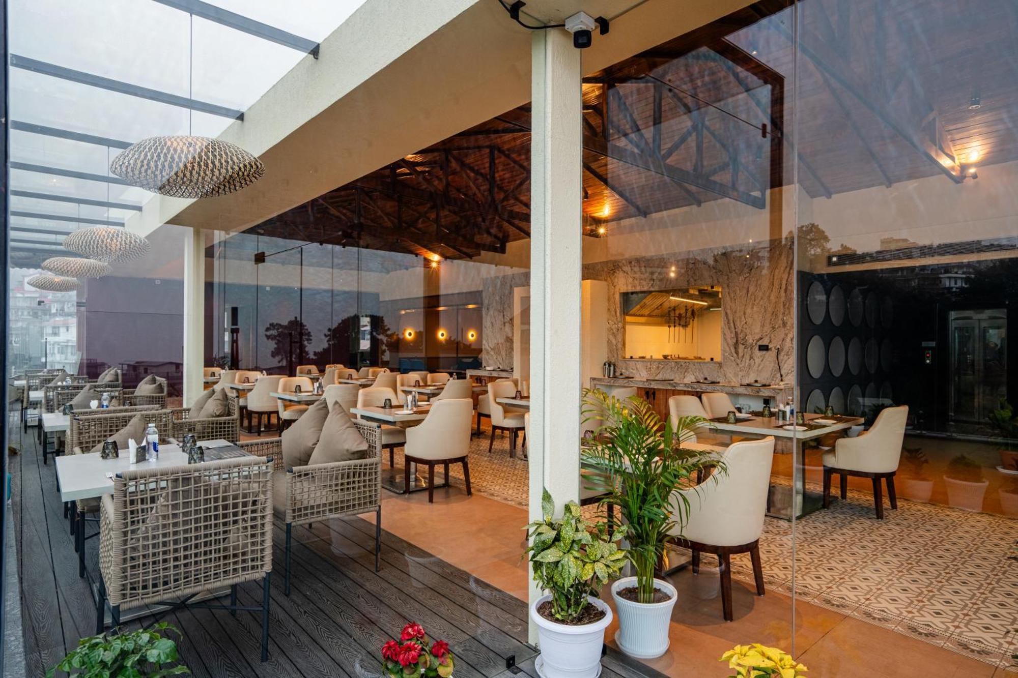 The White Rock Inn & Dine Shillong Exterior foto